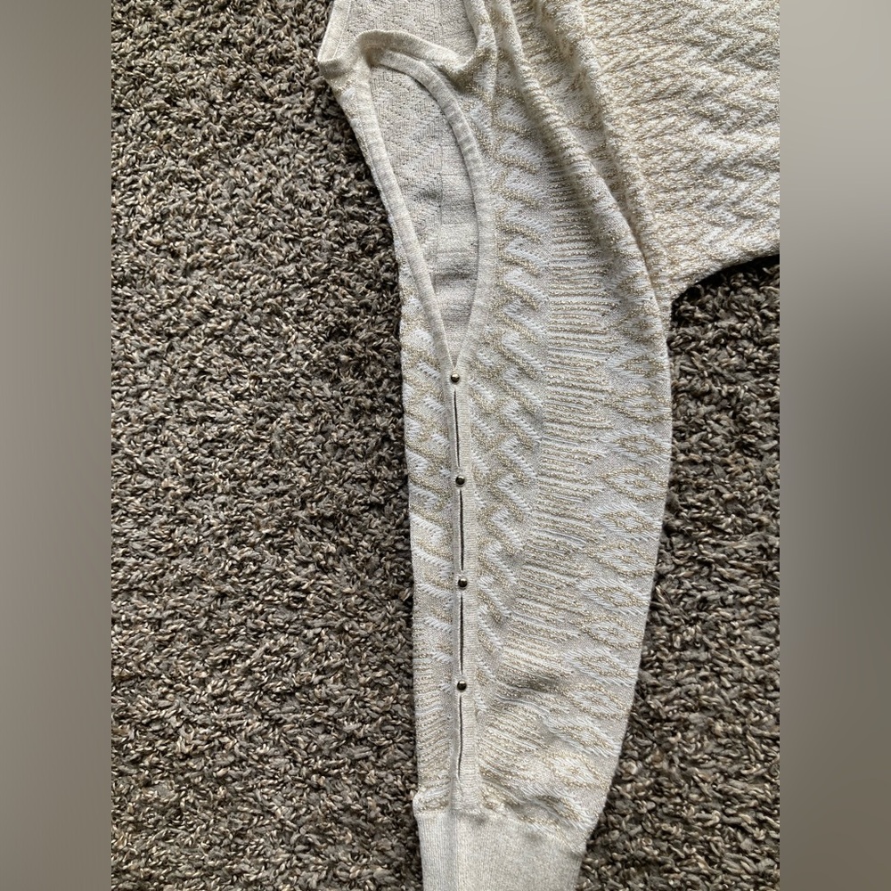 White House Black Market Cream Sweater - Picture 6 of 7